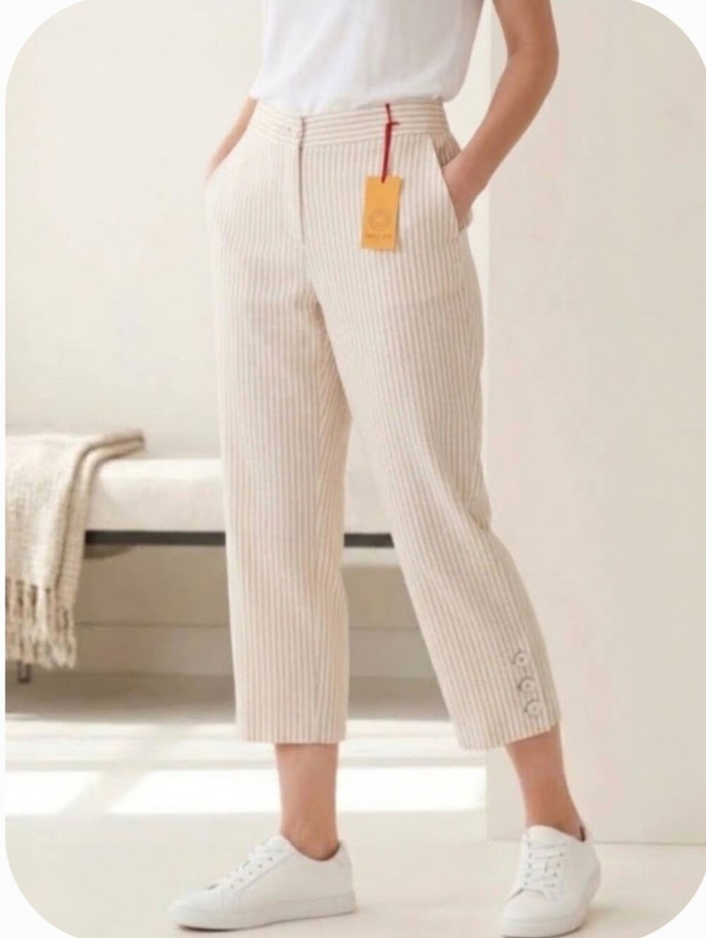 Ruby Rd. Women's Linen Blend Stripe Capri Beige and White WaistElastic Pockets16